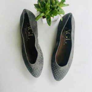 Attilio Giusti Leombruni Suede Grommet Flat Shoes